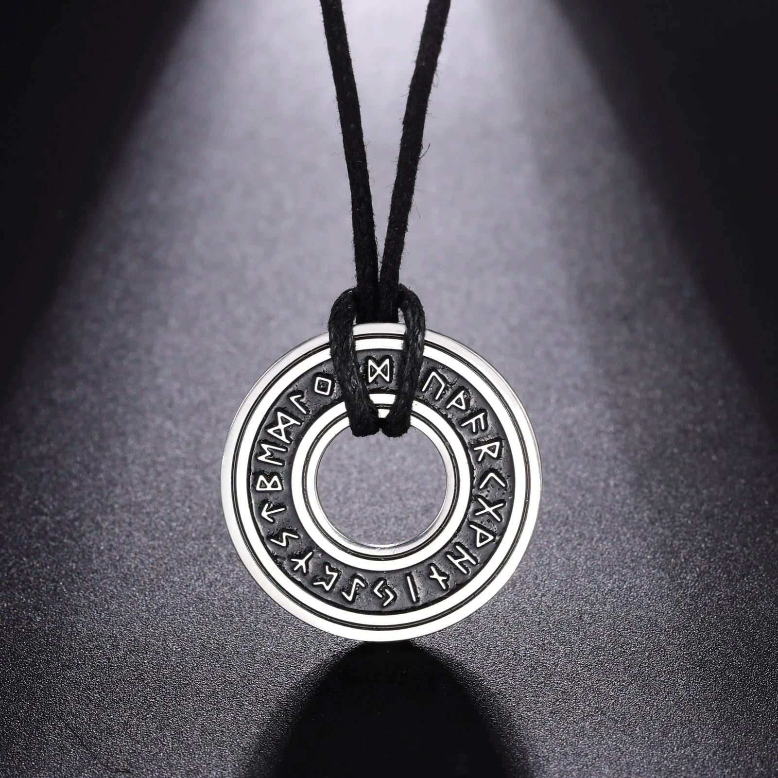 Viking Rune Necklace - Draugr